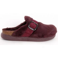 Klapki turystyczne damskie Scholl Ivy Big Buckle. Czerwone klapki damskie Scholl, bez wzorów, z materiału, eleganckie, bez obcasa. Za 279.49 zł.