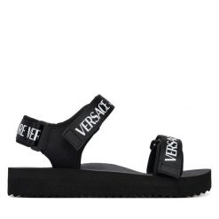 Sandały Versace Jeans Couture. Czarne sandały damskie Versace Jeans Couture, bez wzorów, z jeansu, bez obcasa, na płaskiej podeszwie, bez zapięcia. Za 549.99 zł.