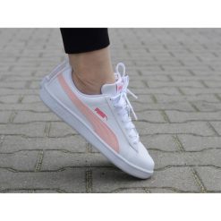 Buty lifestyle damskie Puma Up 372605 37. Białe obuwie sportowe damskie Puma, bez wzorów, trekkingowe. Za 192.80 zł.