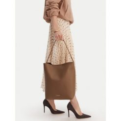 Torebka GINO ROSSI. Brązowe torebki do ręki damskie Gino Rossi, bez wzorów, klasyczne, bez dodatków. Za 229.99 zł.