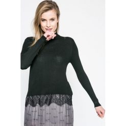Jacqueline de Yong - Sweter. Szare swetry damskie Jacqueline de Yong, z dzianiny. W wyprzedaży za 59.90 zł.
