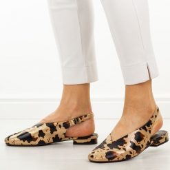 Brązowe baleriny damskie Potocki 20335. Brązowe czółenka damskie POTOCKI, bez wzorów, z jeansu, biznesowe, bez obcasa, na obcasie, bez zapięcia. Za 149.00 zł.