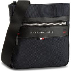 Saszetka TOMMY HILFIGER - Elvated Mini Crossover AM0AM02965 413. Saszetki męskie marki Calvin Klein Jeans. W wyprzedaży za 239.00 zł.
