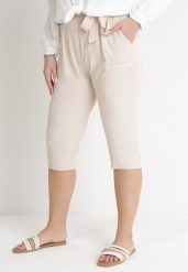 Jasnobeżowe Szorty z Nogawką za Kolano z Gumką w Pasie i Wiązaniem Gentria. Brązowe szorty damskie Born2be, plus size, bez wzorów, z materiału. Za 44.99 zł.