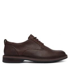 Półbuty Clarks. Brązowe półbuty na co dzień męskie Clarks, bez zapięcia. Za 479.99 zł.