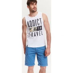 SZORTY MĘSKIE Z KIESZENIAMI TYPU CARGO. Krótkie spodenki sportowe męskie TOP SECRET. W wyprzedaży za 39.99 zł.