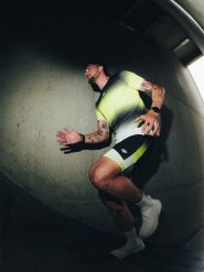 4F Spodenki do biegania szybkoschnące męskie - czarne S. Czarne krótkie spodenki sportowe męskie 4f, l, bez wzorów, z materiału, do biegania. Za 199.99 zł.