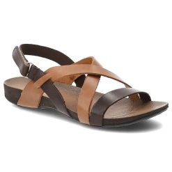 Sandały damskie Armodo, cholewka ze skóry naturalnej z krzyżującymi się paskami odkryty fason z zapięciem na kostce, brązowe, 40032. Brązowe klapki damskie Armodo, bez wzorów, ze skóry, biznesowe, bez obcasa. Za 289.00 zł.