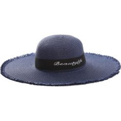 Granatowy Kapelusz Reassurance. Niebieskie czapki i kapelusze damskie Born2be, bez wzorów. Za 24.99 zł.