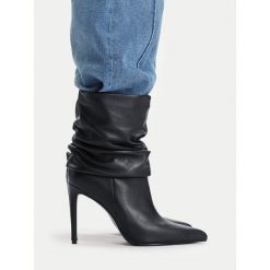 Botki Eva Minge. Czarne botki damskie Eva Minge, bez obcasa, na szpilce, bez zapięcia. Za 599.99 zł.