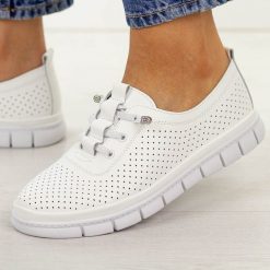 Białe ażurowe skórzane półbuty damskie Filippo Dp7671/26. Białe półbuty damskie Filippo, na jesień, w ażurowe wzory, z jeansu, casualowe, z okrągłym noskiem, bez obcasa, na płaskiej podeszwie, bez zapięcia. Za 219.00 zł.