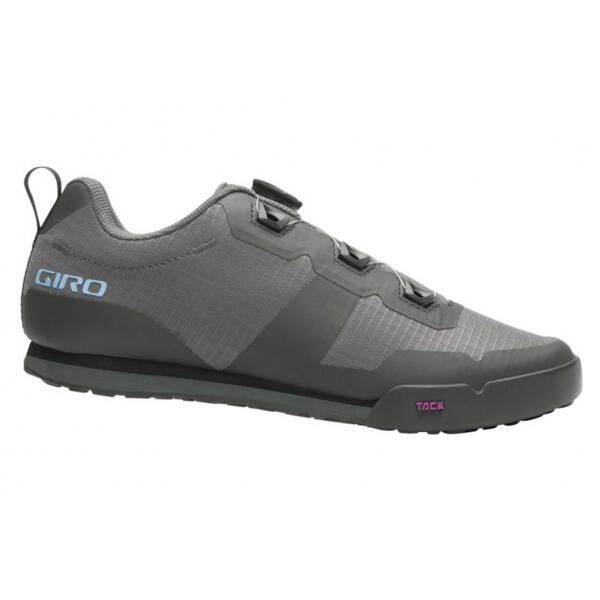 Buty damskie Giro Tracker. Czarne obuwie sportowe damskie GIRO, bez wzorów, rowerowe. Za 649.50 zł.