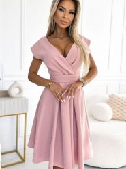 Sukienka Model Scarlett 348-9 Powder Pink - Numoco. Różowe sukienki damskie NUMOCO, na komunię, l, bez wzorów, z elastanu, eleganckie, bez kołnierzyka, plus size, bez ramiączek, kopertowe. Za 320.90 zł.