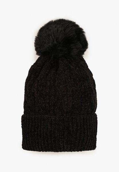 Czarna Czapka z Pomponem Zdobiona Warkoczowym Splotem Emmirae. Czarne czapki i kapelusze damskie Born2be, z aplikacjami, z dzianiny, eleganckie. Za 34.99 zł.