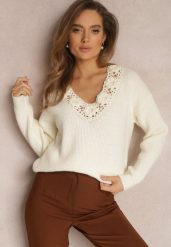 Jasnobeżowy Sweter Dzianinowy z Ażurowym Wzorem Elisora. Białe swetry damskie Renee, z aplikacjami, z dzianiny, casualowe, bez kołnierzyka, bez ramiączek, długie, bez kaptura. Za 159.99 zł.