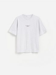 T-shirt relaxed fit z nadrukiem - jasnoszary. Szare t-shirty męskie Reserved, l, bez wzorów, z bawełny, bez kołnierzyka. Za 69.99 zł.