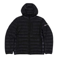 Męska Kurtka Z Kapturem I Kieszenią Na Piersi. Czarne kurtki męskie Champion, m, bez wzorów, sportowe, z kapturem. Za 595.99 zł.