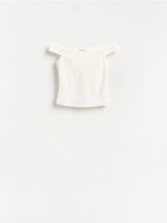 Bluzka z dodatkiem wiskozy - biały. Białe bluzki damskie Reserved, l, bez wzorów, z dzianiny, bez kołnierzyka, bez ramiączek. Za 79.99 zł.