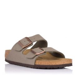 Klapki damskie Birkenstock Arizona Bfbc. Brązowe klapki damskie Birkenstock, bez wzorów, z materiału, bez obcasa. Za 577.00 zł.