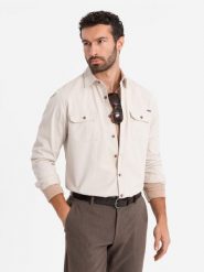Męska bawełniana koszula REGULAR FIT z kieszeniami zapinanymi na guziki - kremowa V1 - Rozmiar: S. Białe koszule męskie Ombre Clothing, m, bez wzorów, z bawełny, bez kołnierzyka, bez ramiączek. W wyprzedaży za 69.99 zł.
