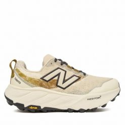 Buty do biegania New Balance. Białe obuwie sportowe damskie New Balance, bez wzorów, do biegania. Za 699.99 zł.