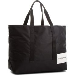 Torebka CALVIN KLEIN JEANS - Sport Essential Carr K40K400379 001. Torby na ramię damskie marki Calvin Klein Jeans. W wyprzedaży za 349.00 zł.