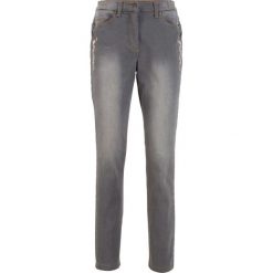 Dżinsy ze stretchem i haftem bonprix jasnoszary denim. Jeansy damskie marki bonprix. Za 89.99 zł.