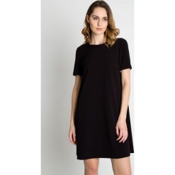 Czarna delikatna sukienka z krótkim rękawem BIALCON. Czarne sukienki damskie BIALCON, z tkaniny, biznesowe, z krótkim rękawem. Za 259.00 zł.