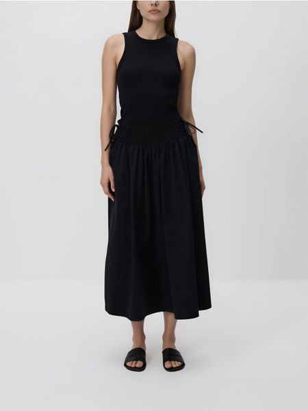 Spódnica midi z wiązaniem - czarny. Czarne spódnice damskie Reserved, l, bez wzorów, z dzianiny, midi, rozkloszowane. Za 139.99 zł.
