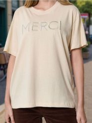 Bawełniana koszulka z haftowanym napisem - kremowy. Białe t-shirty damskie Sinsay, l, bez wzorów, z bawełny, bez kołnierzyka. Za 29.99 zł.