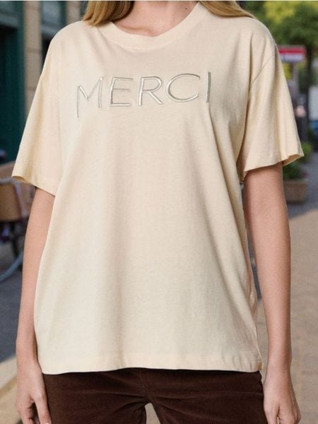 Koszulka z haftowanym napisem - kremowy. Białe t-shirty damskie Sinsay, l, bez wzorów, bez kołnierzyka. Za 29.99 zł.