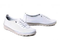 ARTIKER RELAKS 54C0750 biały, półbuty damskie. Białe półbuty damskie Artiker Relaks, na lato, bez wzorów, ze skóry, bez obcasa, bez zapięcia. Za 219.90 zł.