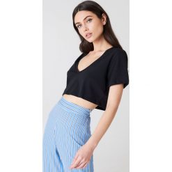 NA-KD Basic Krótki T-shirt z dekoltem V - Black. Czarne t-shirty damskie NA-KD Basic, z bawełny. Za 40.95 zł.