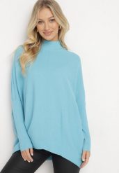Jasnoniebieski Sweter Typu Nietoperz z Półgolfem Lekko Asymetryczny Vitiella. Niebieskie swetry damskie Born2be, xl, bez wzorów, z jeansu, eleganckie, z asymetrycznym kołnierzem, bez ramiączek, długie, bez kaptura. Za 89.99 zł.