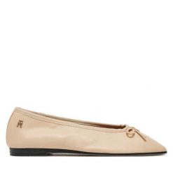 Baleriny Tommy Hilfiger. Czerwone baleriny damskie Tommy Hilfiger, bez wzorów, bez obcasa. Za 259.99 zł.