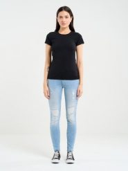 Koszulka damska z krótkim rękawem czarna Classaca 906. Czarne t-shirty damskie Big Star, l, bez wzorów, bez kołnierzyka. W wyprzedaży za 79.99 zł.
