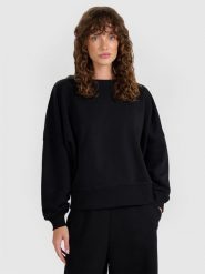 4F Bluza dresowa nierozpinana bez kaptura damska - czarna S. Czarne bluzy sportowe damskie 4f, l, bez wzorów, z bawełny, bez kaptura. Za 179.99 zł.