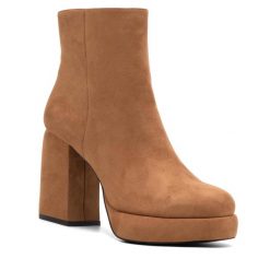 Botki Jenny Fairy. Brązowe botki damskie Jenny Fairy, bez obcasa, na słupku, bez zapięcia. Za 109.99 zł.