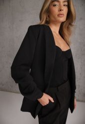 Czarna Elegancka Marynarka bez Zapięcia z Marszczonymi Rękawami Albuca. Czarne żakiety damskie Renee, l, bez wzorów, biznesowe. Za 179.99 zł.