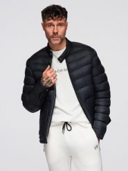 Pikowana klasyczna kurtka męska ze stójką – czarna V1 - Rozmiar: M. Czarne kurtki męskie Ombre Clothing, m, bez wzorów, z materiału, klasyczne, bez kaptura. Za 339.99 zł.