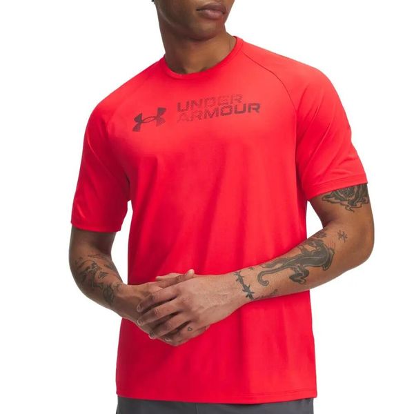 Koszulka Under Armour Tech Reflective. Czerwone koszulki sportowe męskie Under Armour, m, bez wzorów, z bawełny, bez kołnierzyka, bez ramiączek, na fitness i siłownię. Za 165.80 zł.