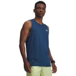 Tank top Under Armour Tech™. Białe t-shirty męskie Under Armour, s, bez wzorów, z materiału, bez kołnierzyka. Za 172.50 zł.
