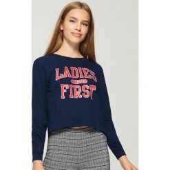 Bluzka typu crop top - Granatowy. Niebieskie bluzki damskie marki Sinsay. Za 29.99 zł.