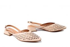 GIOSEPPO 79015 Lagos off-white, czółenka damskie. Brązowe czółenka damskie Gioseppo, w ażurowe wzory, z gumy, bez obcasa, na obcasie, bez zapięcia. Za 348.42 zł.