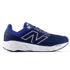 Buty męskie New Balance Fresh Foam 860 v14 M86014E – granatowe. Niebieskie buty sportowe męskie New Balance, z materiału, bez zapięcia, do biegania. Za 749.99 zł.