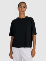 4F T-shirt oversize z nadrukiem damski - czarny XS. Czarne koszulki sportowe damskie 4f, uniwersalny, bez wzorów, z bawełny, bez kołnierzyka, bez ramiączek. W wyprzedaży za 49.99 zł.