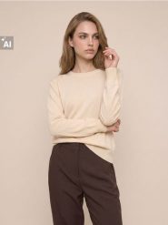 Jednolity sweter z wełną - kremowy. Białe swetry damskie Sinsay, l, bez wzorów, z wełny, bez kołnierzyka, bez ramiączek, bez kaptura. Za 79.99 zł.