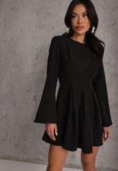 Czarna Rozkloszowana Sukienka VICES z Rozszerzanymi Rękawami Natileza. Czarne sukienki dla dziewczynek Renee, bez wzorów, bez ramiączek. Za 149.99 zł.