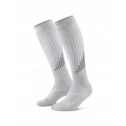 Długie skarpety kompresyjne dla kobiet z wełną Merino Core Run CEP. Szare skarpety damskie CEP, bez wzorów, z elastanu. Za 199.00 zł.