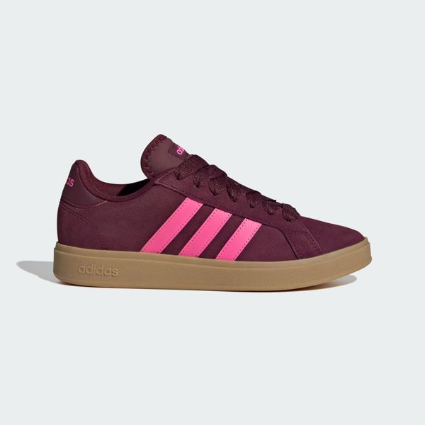 Buty Grand Court Base 00s. Brązowe obuwie sportowe damskie Adidas, bez wzorów, trekkingowe. W wyprzedaży za 189.72 zł.